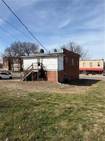 3002 Lafayette Street, St Joseph, MO 64507