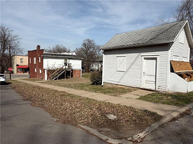 3002 Lafayette Street, St Joseph, MO 64507