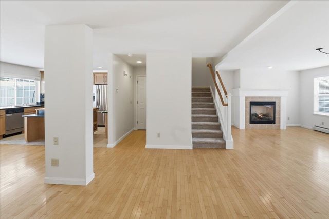 139 Stonington Circle, South Burlington, VT 05403