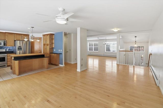 139 Stonington Circle, South Burlington, VT 05403