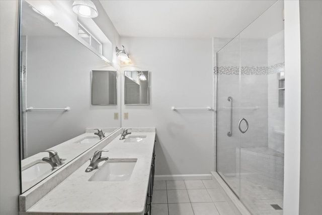 139 Stonington Circle, South Burlington, VT 05403