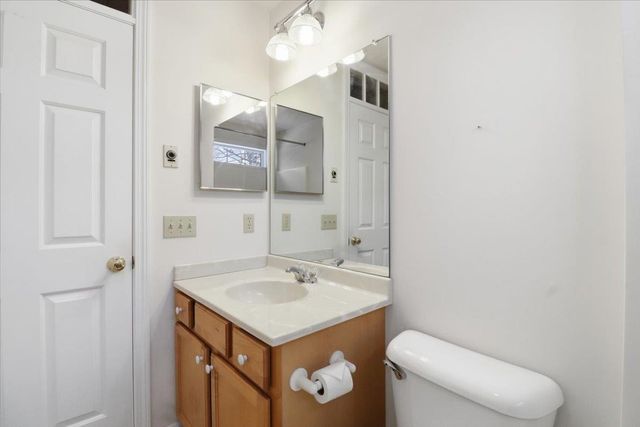 139 Stonington Circle, South Burlington, VT 05403