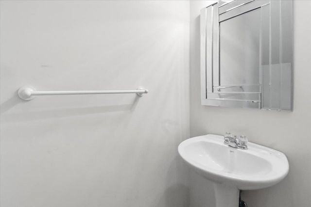 139 Stonington Circle, South Burlington, VT 05403