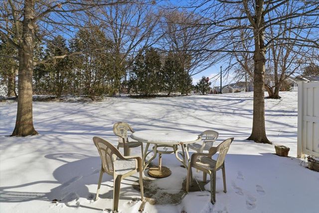 139 Stonington Circle, South Burlington, VT 05403