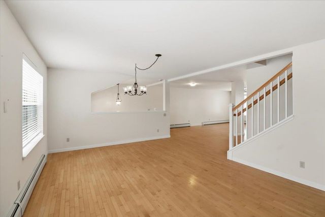 139 Stonington Circle, South Burlington, VT 05403