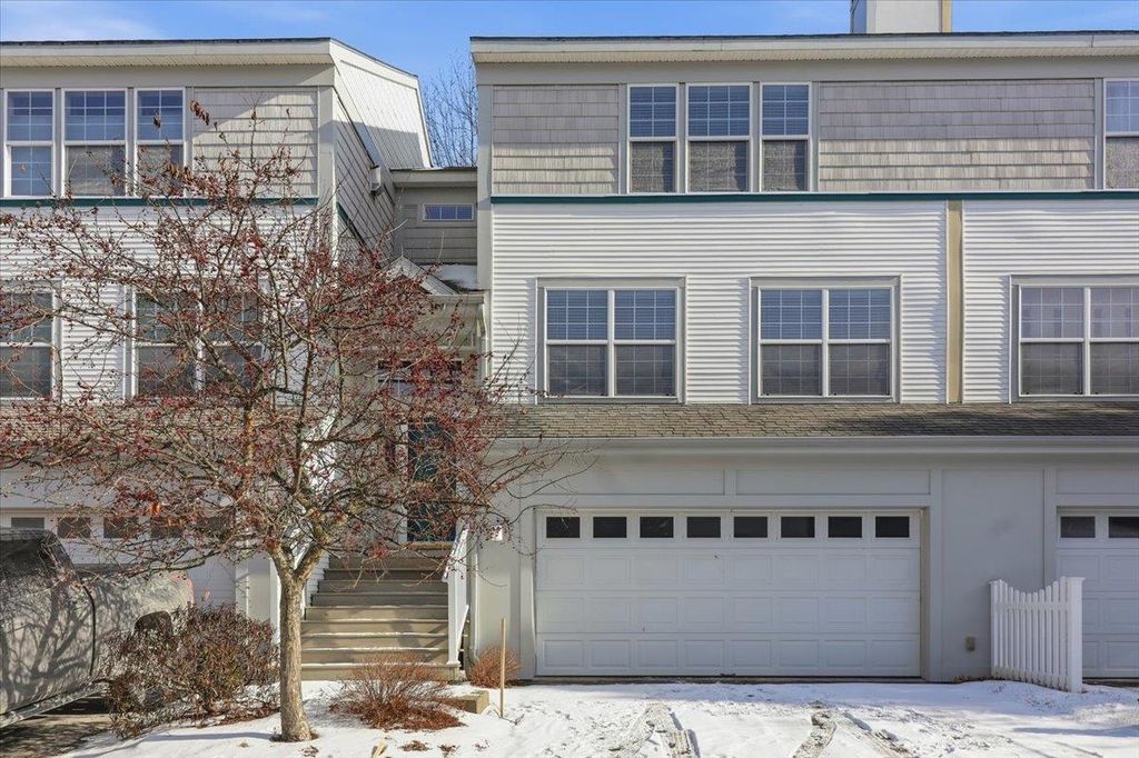 139 Stonington Circle, South Burlington, VT 05403