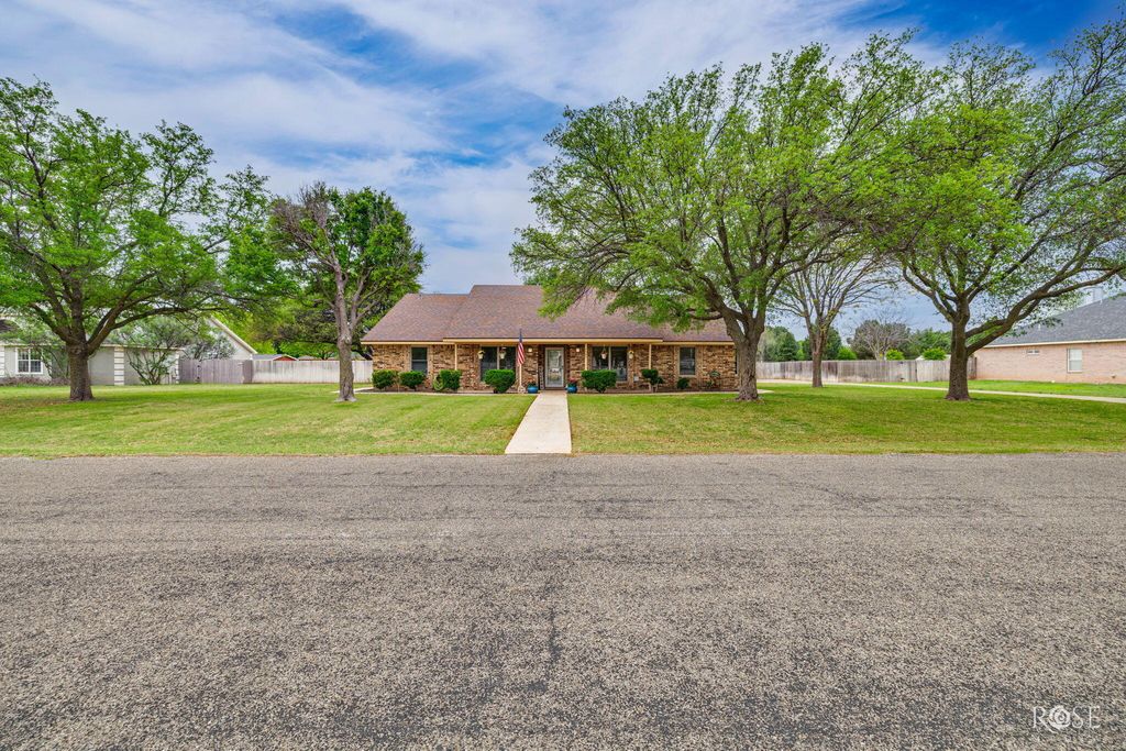 Image 7 of property listing at 1409 Sea Island Road, San Angelo, TX 76904