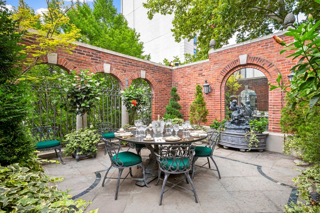 163 E 64TH Street, New York City, NY 10065