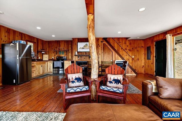 1494 SPRUCE CREEK LN, Nellysford, VA 22958