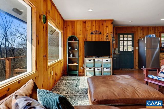 1494 SPRUCE CREEK LN, Nellysford, VA 22958