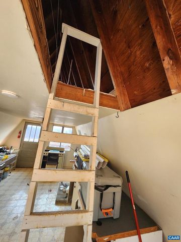1494 SPRUCE CREEK LN, Nellysford, VA 22958