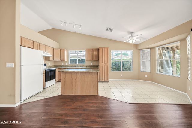 4502 E SAINT JOHN Road, Phoenix, AZ 85032