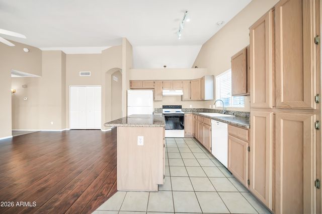 4502 E SAINT JOHN Road, Phoenix, AZ 85032