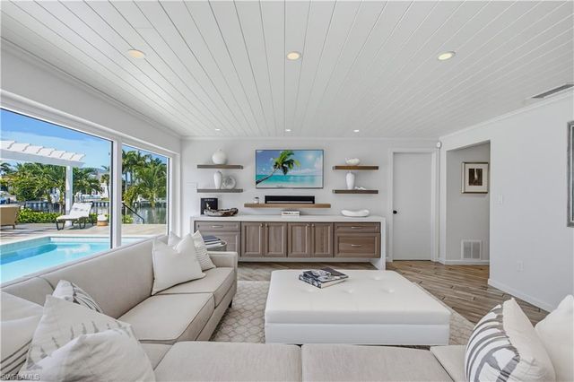 3737 Crayton RD, Naples, FL 34103
