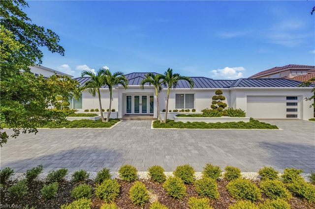 3737 Crayton RD, Naples, FL 34103