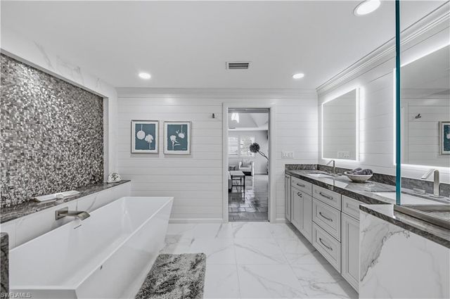3737 Crayton RD, Naples, FL 34103