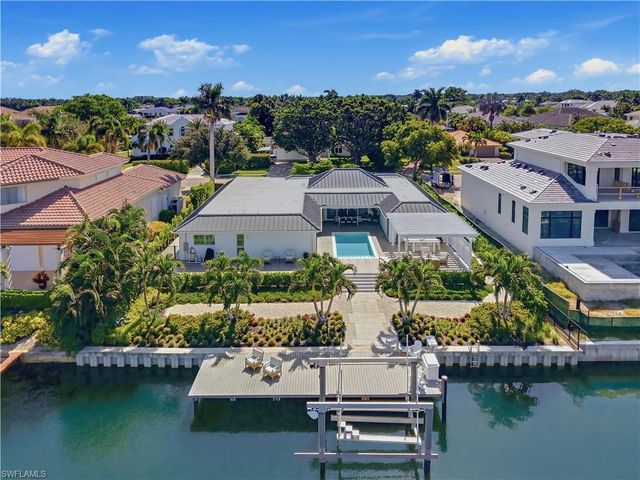 3737 Crayton RD, Naples, FL 34103