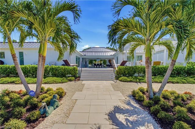 3737 Crayton RD, Naples, FL 34103
