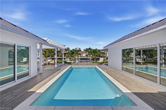3737 Crayton RD, Naples, FL 34103