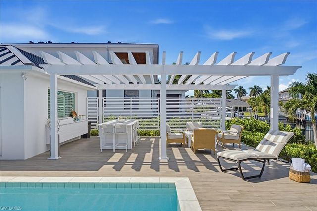 3737 Crayton RD, Naples, FL 34103