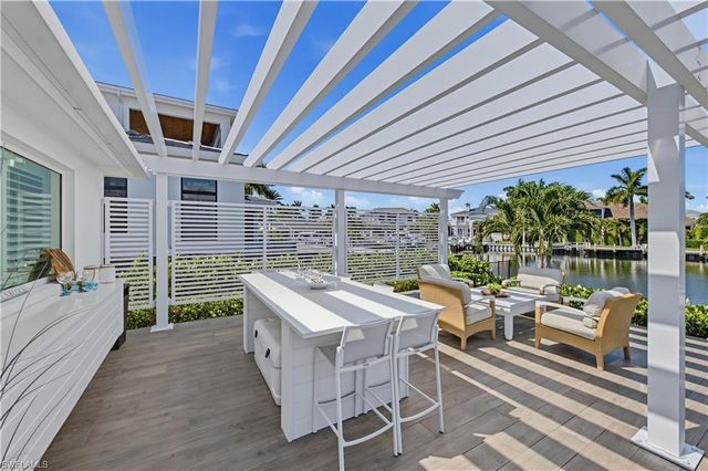 3737 Crayton RD, Naples, FL 34103