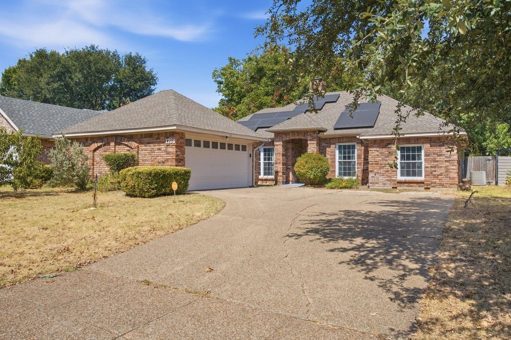 1708 Willow Vale Drive, Fort Worth, TX 76134 — exterior
