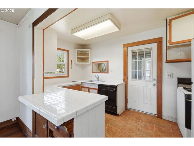 36725 JASPER Rd, Jasper, OR 97478