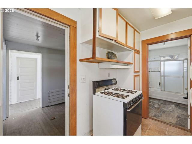 36725 JASPER Rd, Jasper, OR 97478