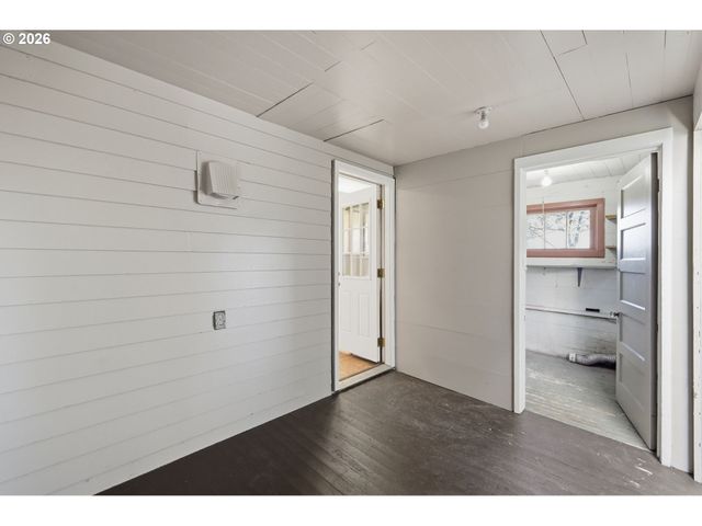 36725 JASPER Rd, Jasper, OR 97478