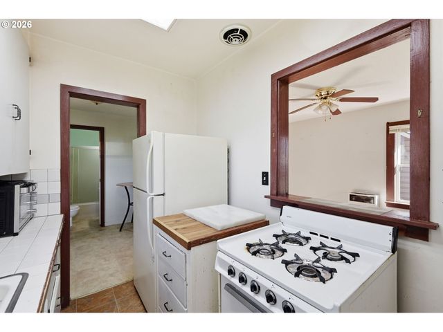 36725 JASPER Rd, Jasper, OR 97478