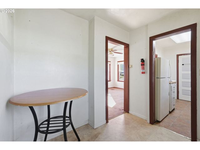 36725 JASPER Rd, Jasper, OR 97478