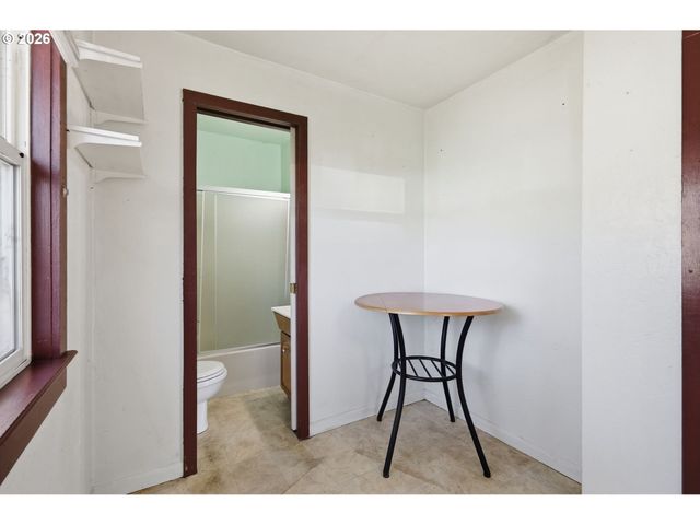 36725 JASPER Rd, Jasper, OR 97478