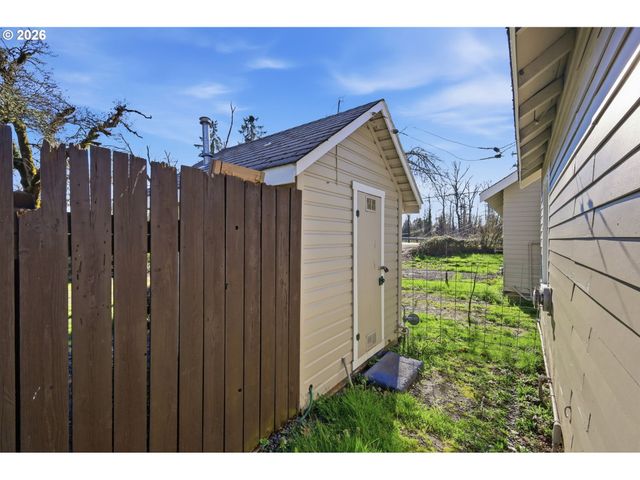 36725 JASPER Rd, Jasper, OR 97478