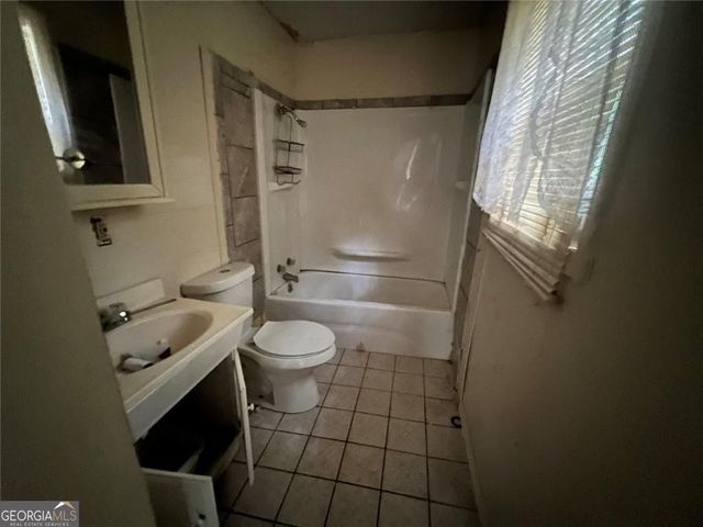 118 Meriwether Street, Grantville, GA 30220