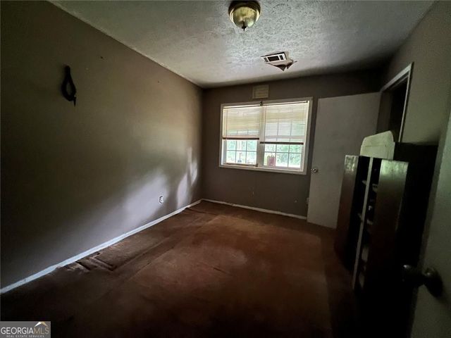 118 Meriwether Street, Grantville, GA 30220