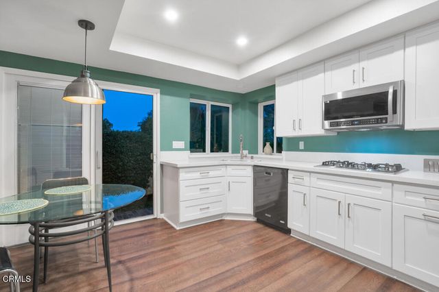 49 Paseo Esplendido, Camarillo, CA 93010