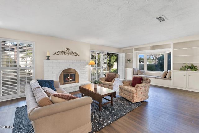 49 Paseo Esplendido, Camarillo, CA 93010