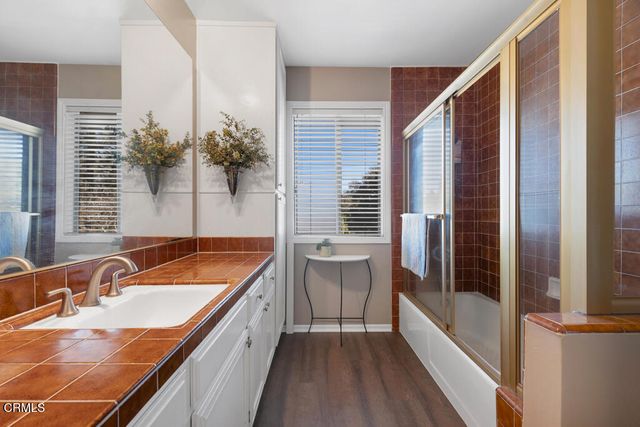 49 Paseo Esplendido, Camarillo, CA 93010