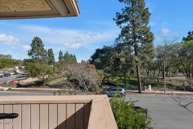 49 Paseo Esplendido, Camarillo, CA 93010