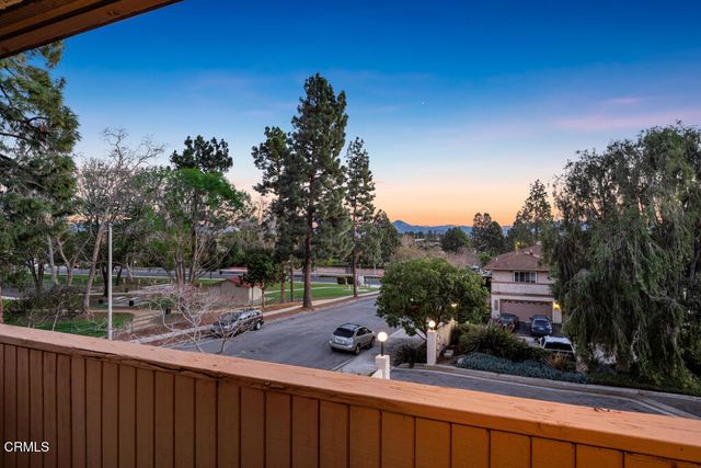 49 Paseo Esplendido, Camarillo, CA 93010