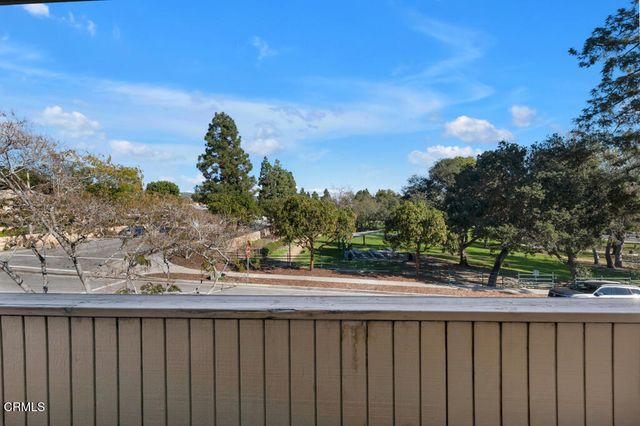 49 Paseo Esplendido, Camarillo, CA 93010