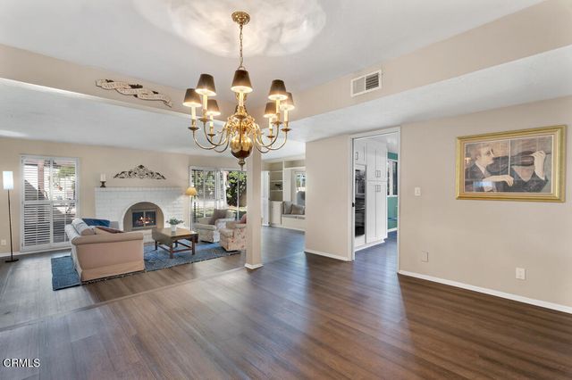 49 Paseo Esplendido, Camarillo, CA 93010