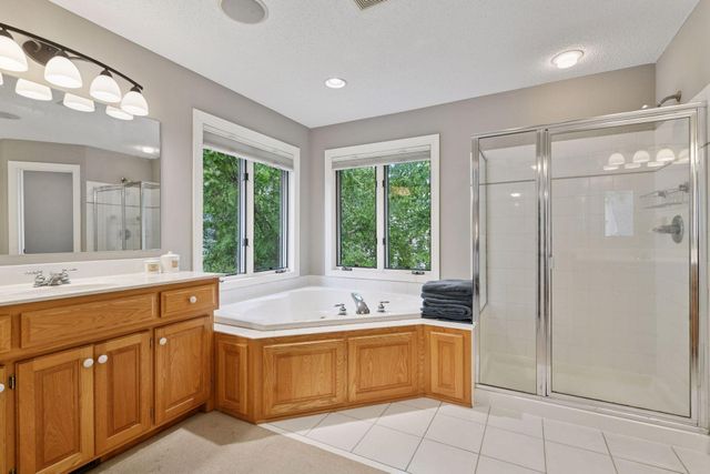 17641 Hyde Park Avenue, Lakeville, MN 55044