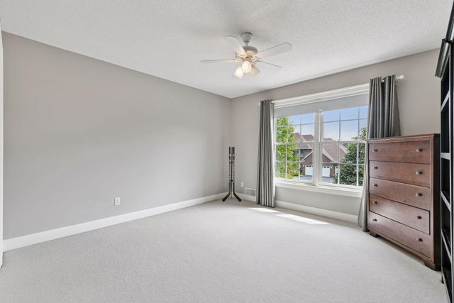 17641 Hyde Park Avenue, Lakeville, MN 55044