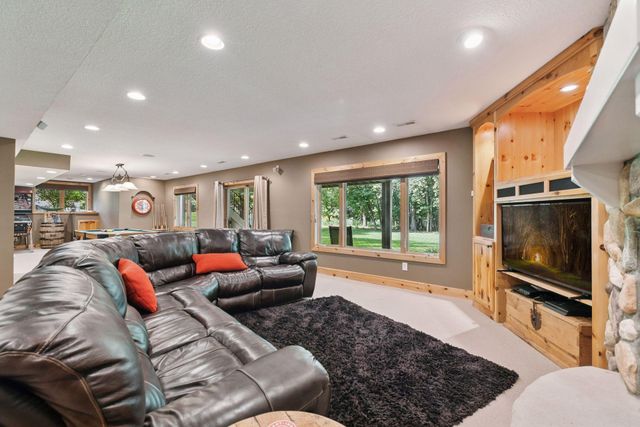 17641 Hyde Park Avenue, Lakeville, MN 55044