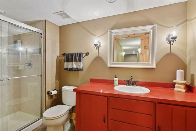 17641 Hyde Park Avenue, Lakeville, MN 55044