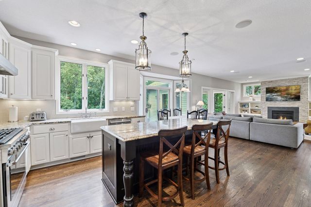 17641 Hyde Park Avenue, Lakeville, MN 55044