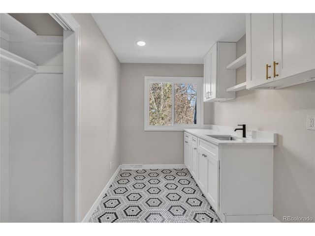 4189 S Oneida St, Denver, CO 80237