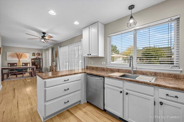 168 Cool Stone Bend, Lake In The Hills, IL 60156