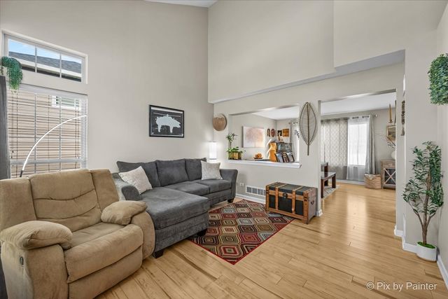 168 Cool Stone Bend, Lake In The Hills, IL 60156
